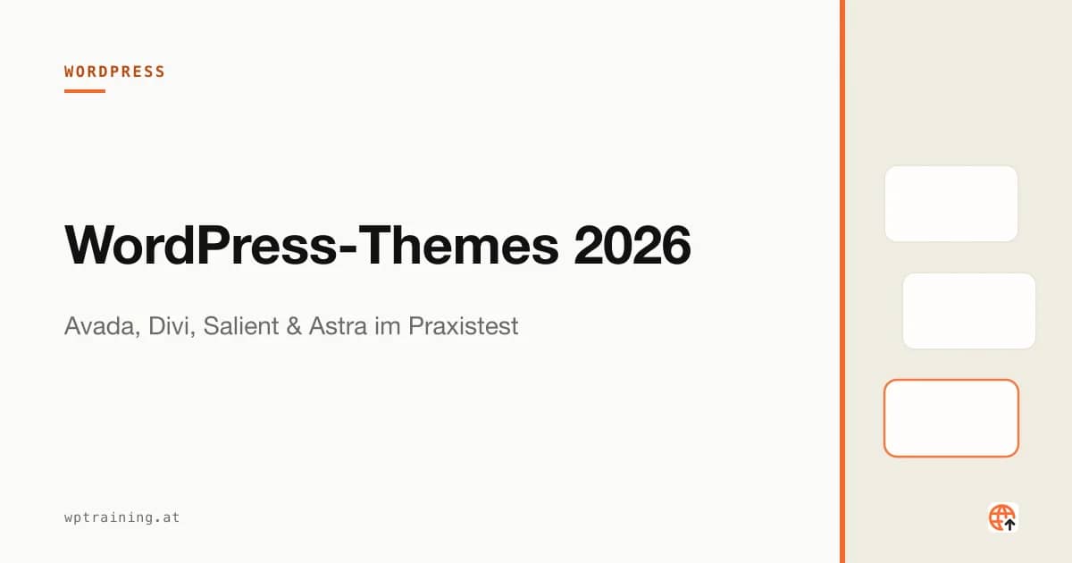 Vier Theme-Mockups nebeneinander auf einem Designer-Schreibtisch